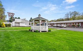 Ardsley Acres Hotel Court